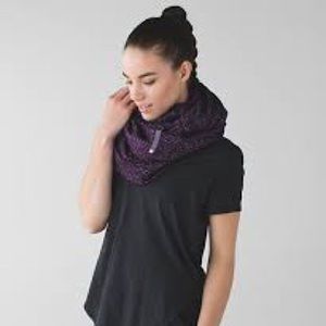 Vinyasa Lululemon wrap New with tags. Bonus: lulu bag free